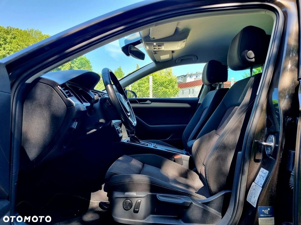 Volkswagen Passat - 9