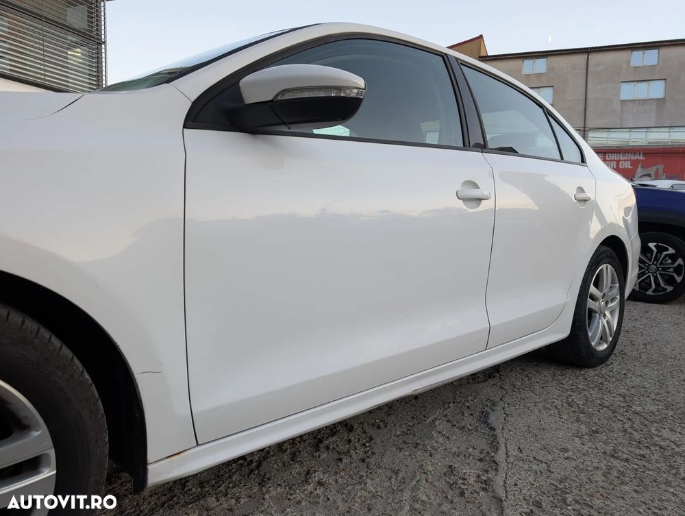 Volkswagen Jetta 1.2 TSI Trendline - 11