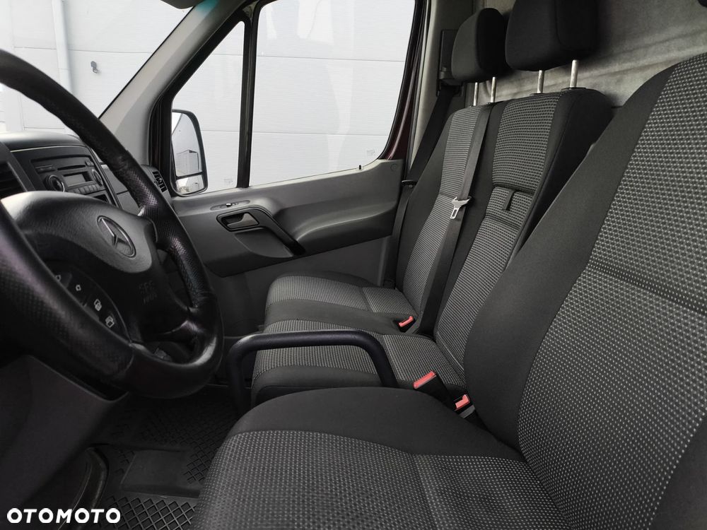 Mercedes-Benz Sprinter - 21
