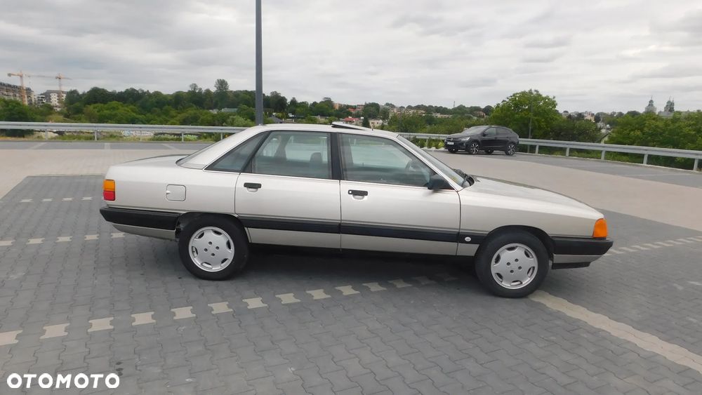 Audi 100 1.8 E - 30