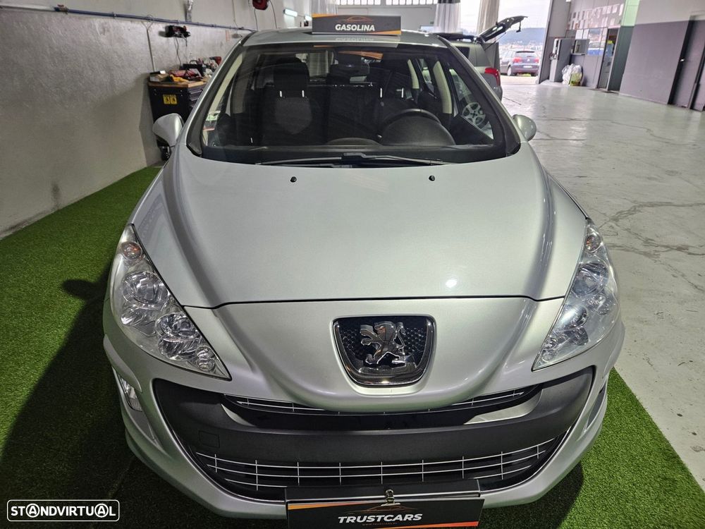 Peugeot 308 1.4 16V Executive - 2