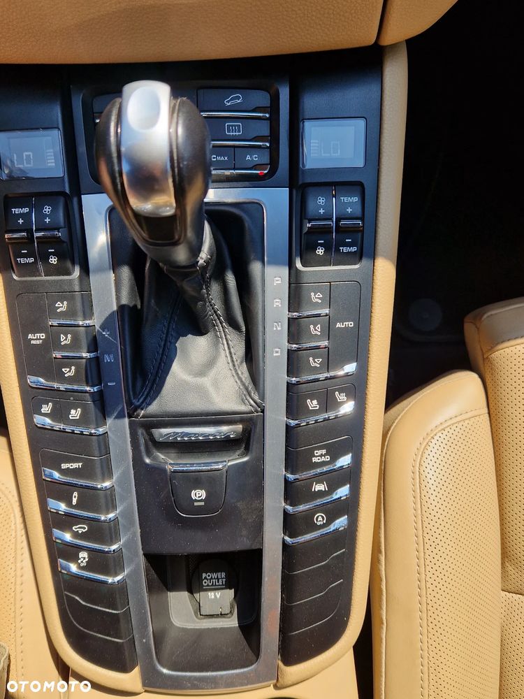 Porsche Macan - 28