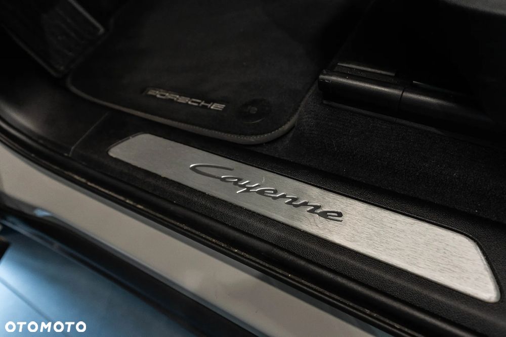 Porsche Cayenne Standard - 28