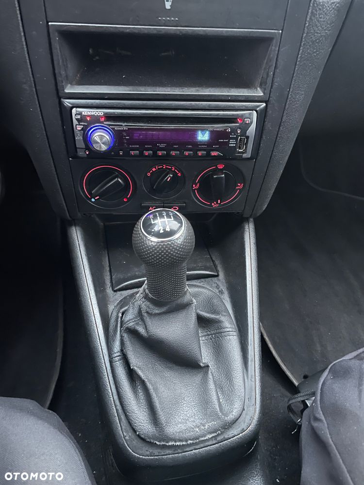 Volkswagen Golf - 17
