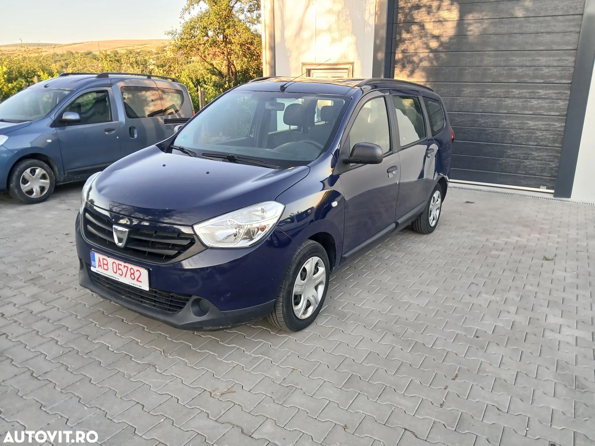 Dacia Lodgy 1.5 dCi 90 CP Ambiance - 1