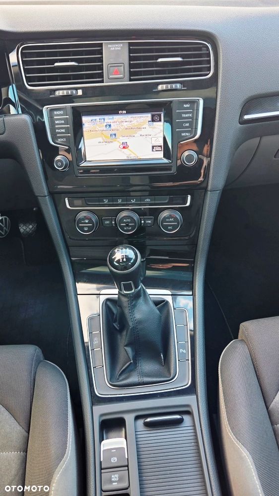 Volkswagen Golf 1.6 TDI Highline - 36