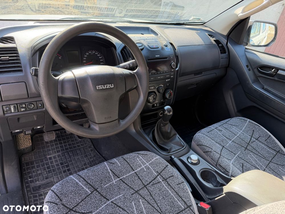 Isuzu D-Max 2.5 DC L - 12
