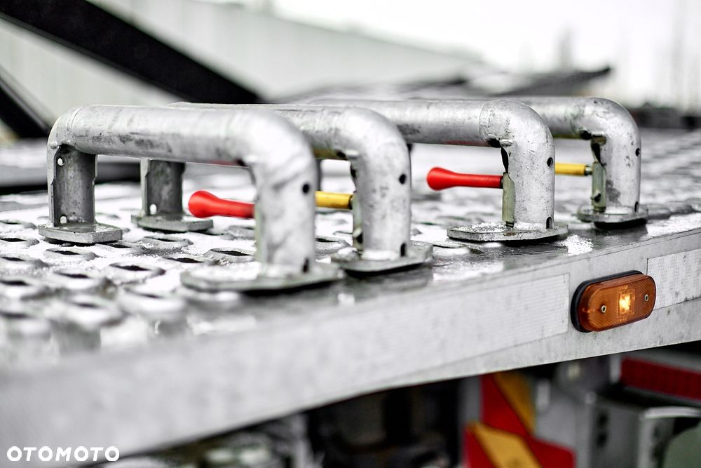 Mercedes-Benz ACTROS - 15