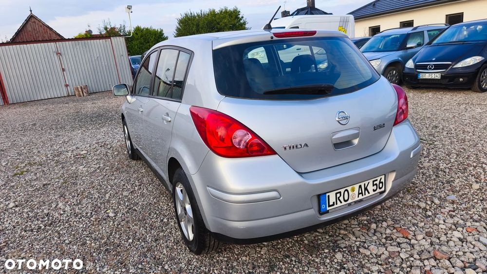 Nissan Tiida - 10