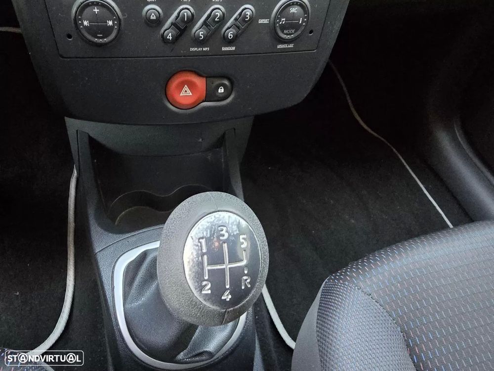 Renault Clio Break 1.2 16V Dynamique - 17