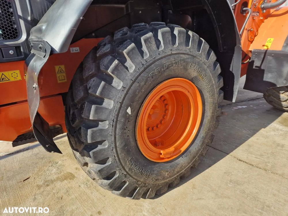 Hitachi ZW220-6, cupa 3,5mc, 2018, 10.546h, produs in JAPONIA, Anv 23,5R25 80% ok, Masa operationala 20 tone, camera luat vederi spate, consum mediu 10,5l/ora, Stare foarte buna, posibilitate leasing 3 ani, AC Climatronic, computer in PROMOTIE 53.900 EUR+Tva - 17