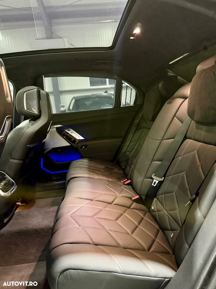 BMW Seria 7 - 11