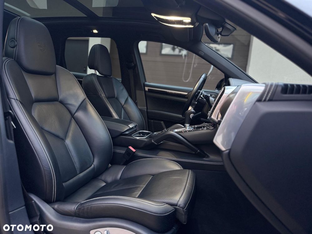 Porsche Cayenne Platinum Edition - 38