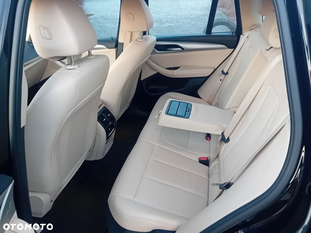 BMW X3 xDrive20i GPF Business Edition - 33