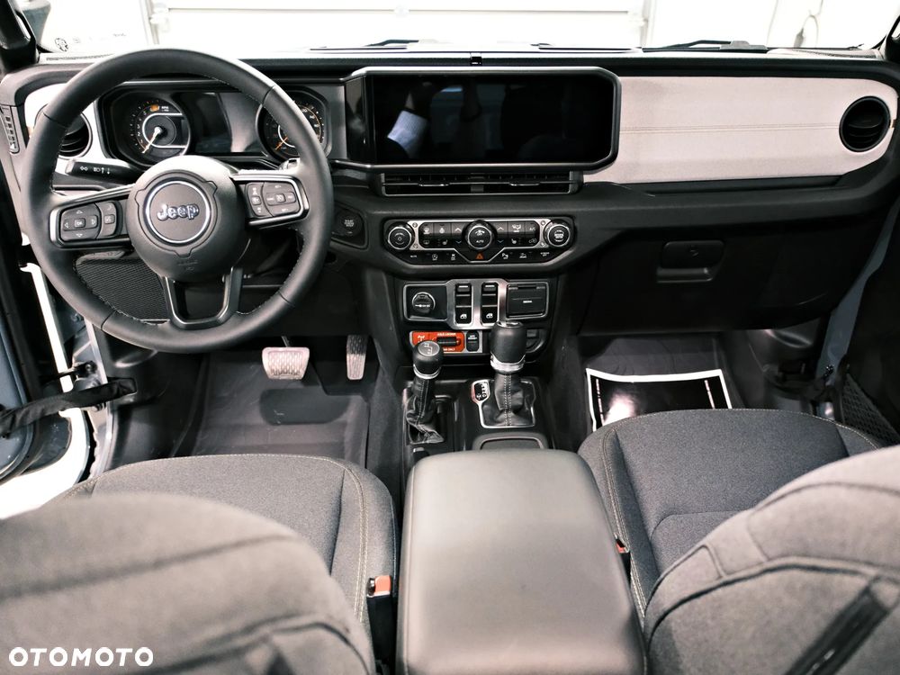 Jeep Wrangler - 21