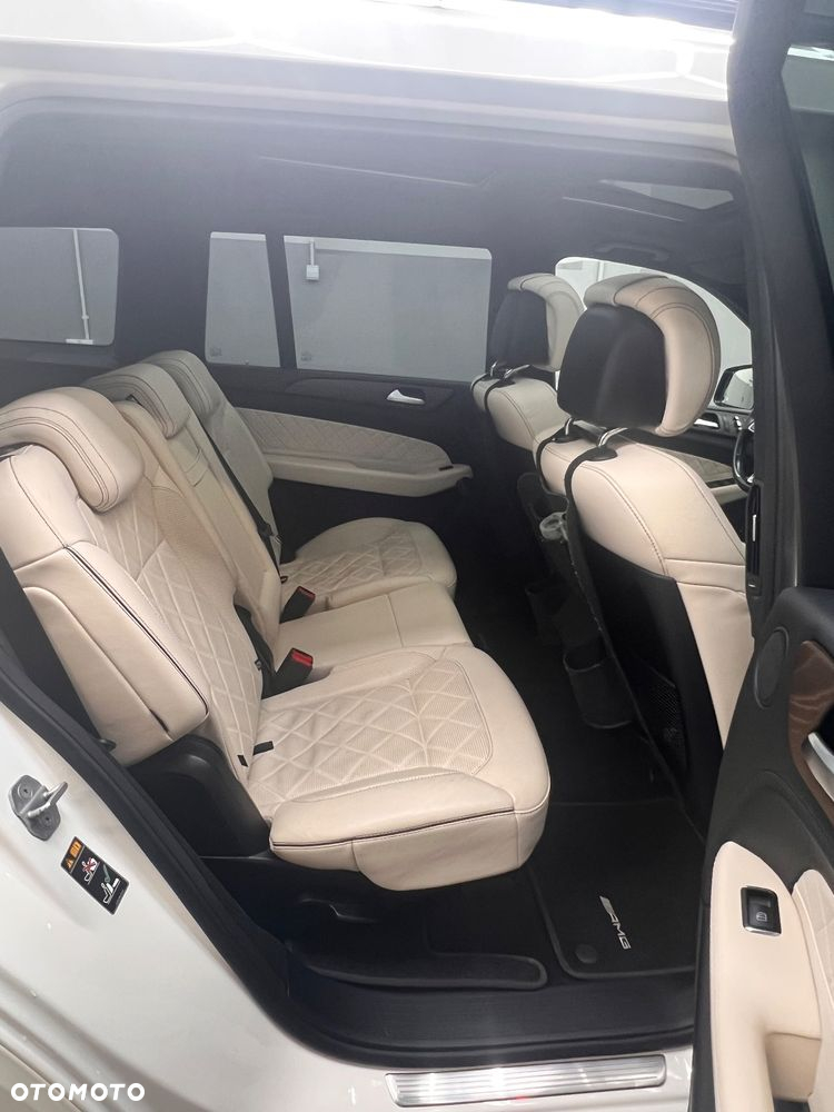 Mercedes-Benz GLS 350 d 4-Matic - 12