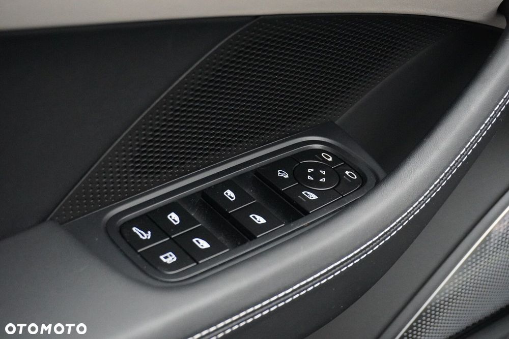 Porsche Panamera - 19