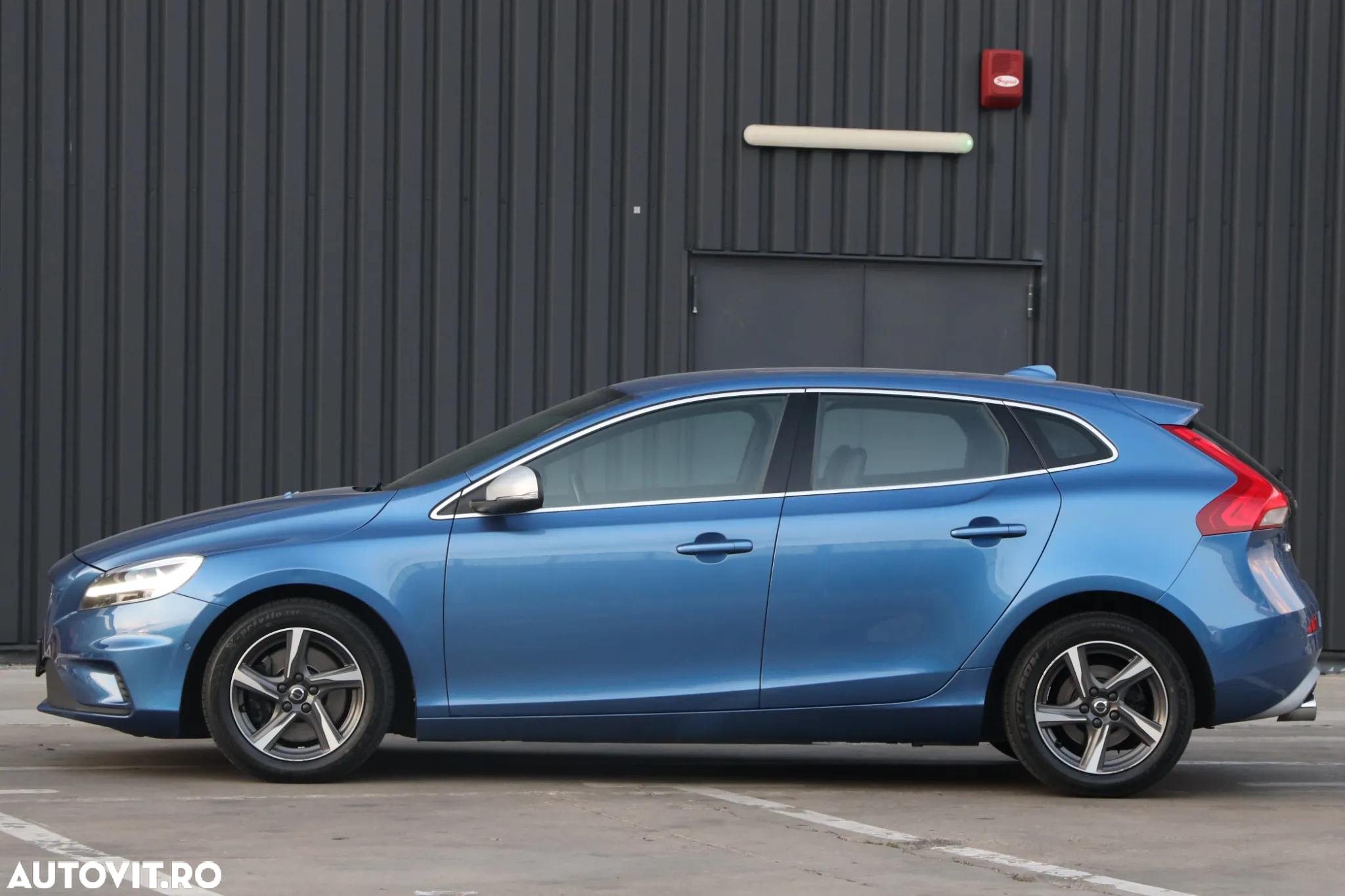 Volvo V40 D3 Geartronic RDesign - 28