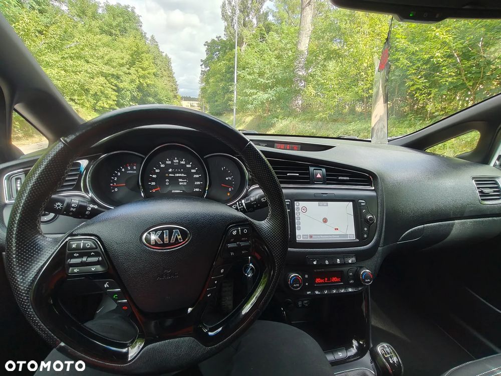 Kia Ceed - 37
