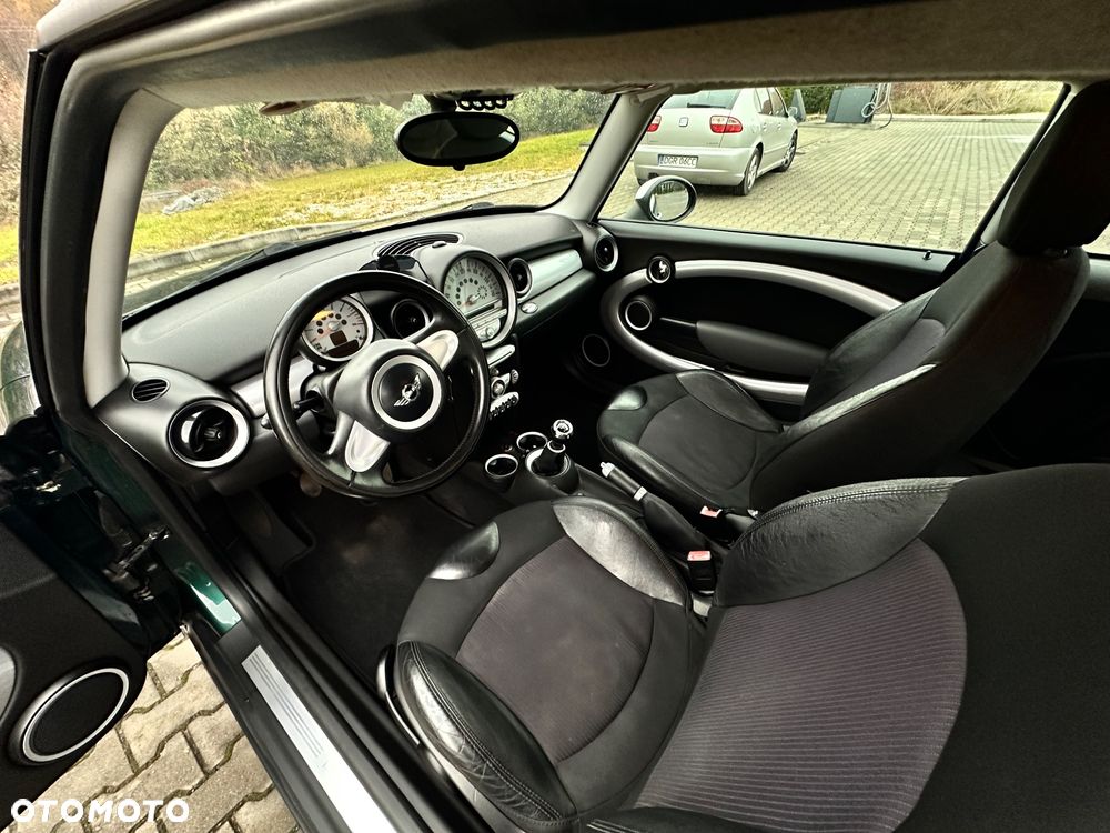 MINI Cooper Standard - 23