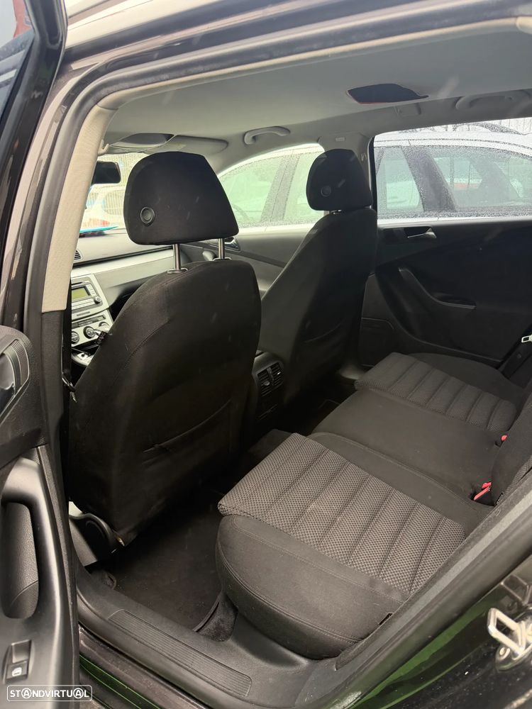 VW Passat Variant 2.0 TDI Sp R-Li DSG - 12