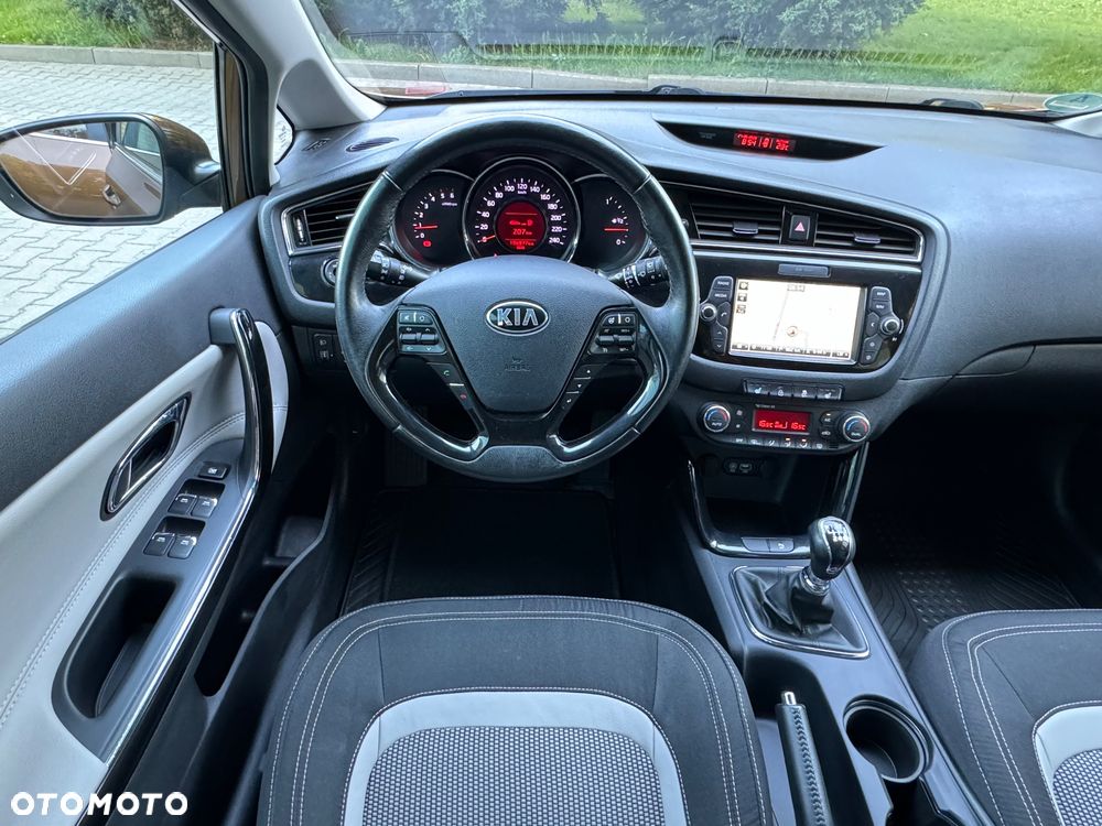 Kia Ceed 1.6 CRDi 136 ISG Dream-Team Edition - 7