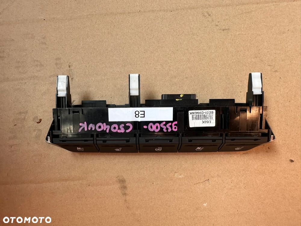 Przycisk, panel podgrzewania foteli Kia Sorento III 93300C5040WK 299144620 - 1