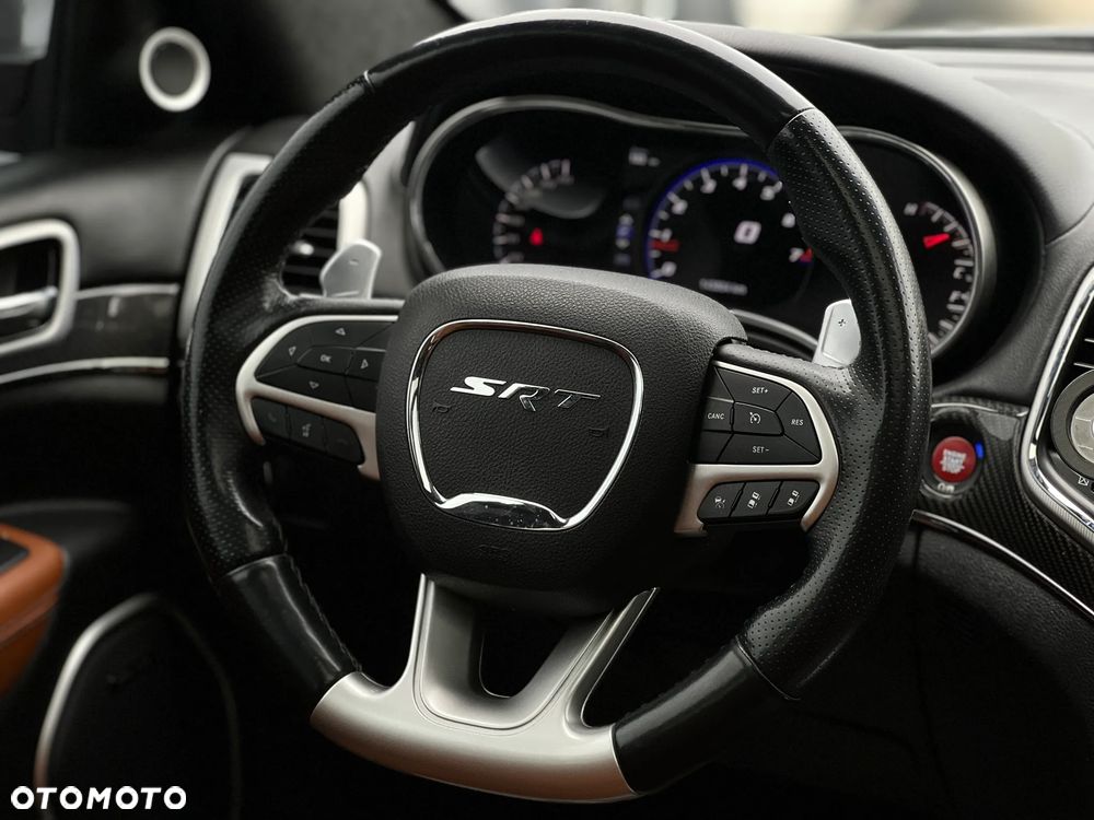 Jeep Grand Cherokee - 25