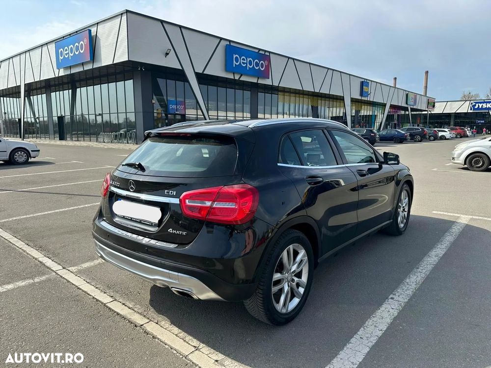Mercedes-Benz GLA 220 d 4MATIC Aut. - 3