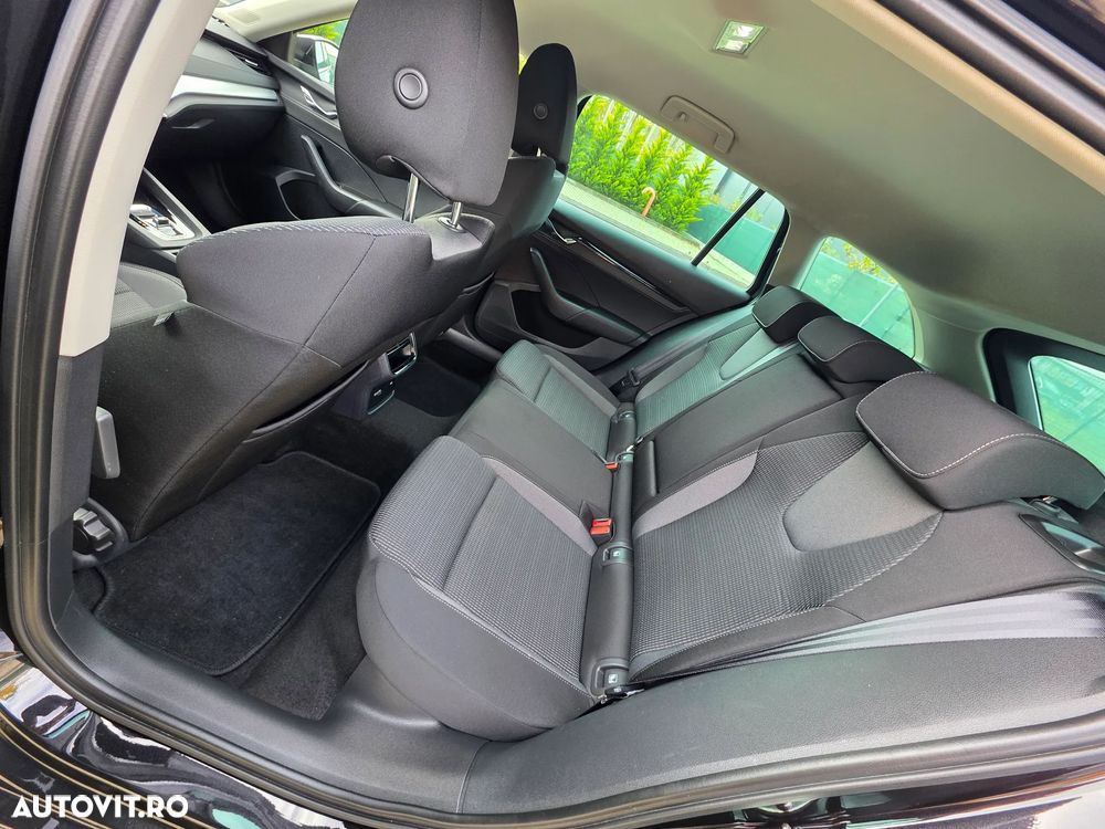 Skoda Octavia 2.0 TDI DSG Style - 7