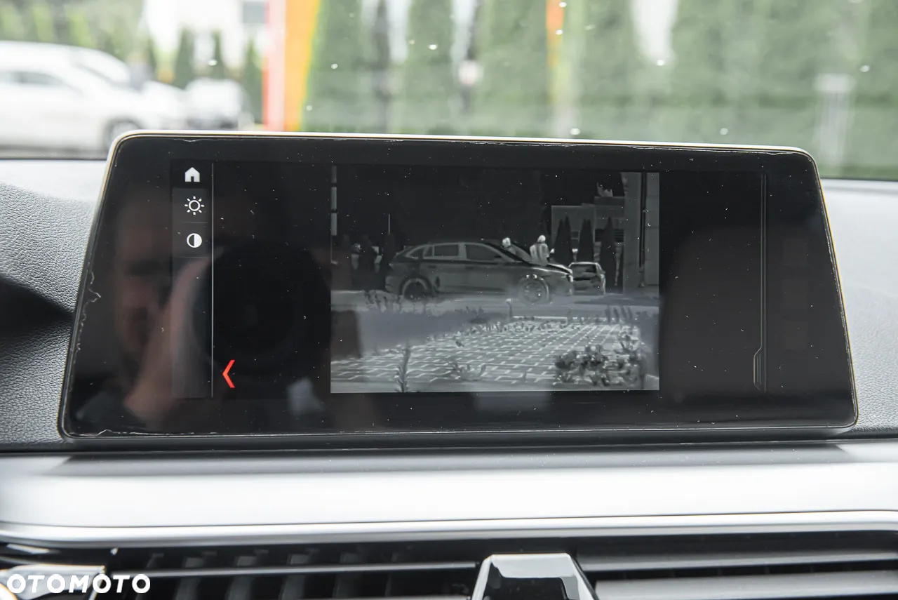 BMW Seria 5 520d xDrive Luxury Line - 28