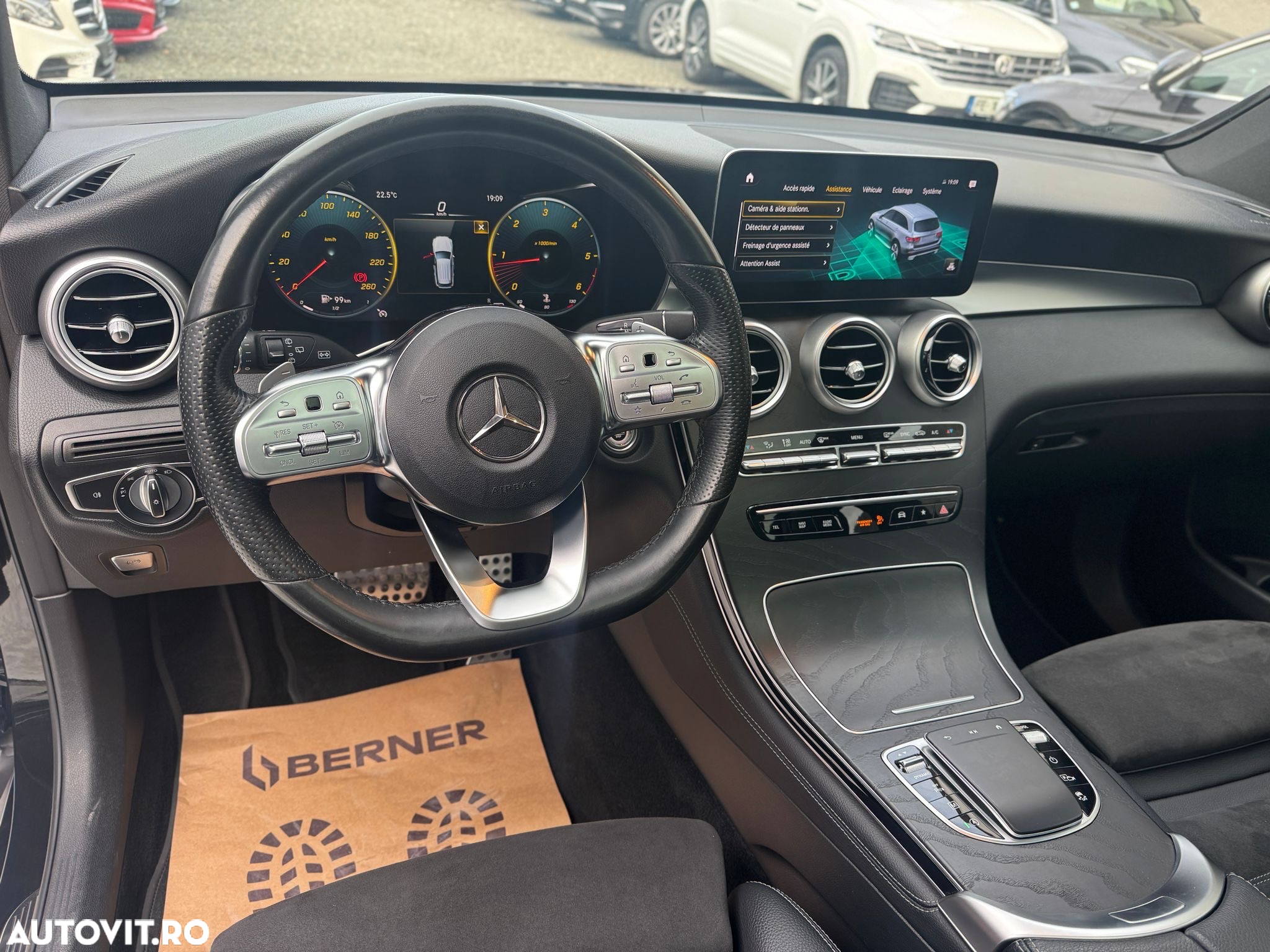 Mercedes-Benz GLC - 11