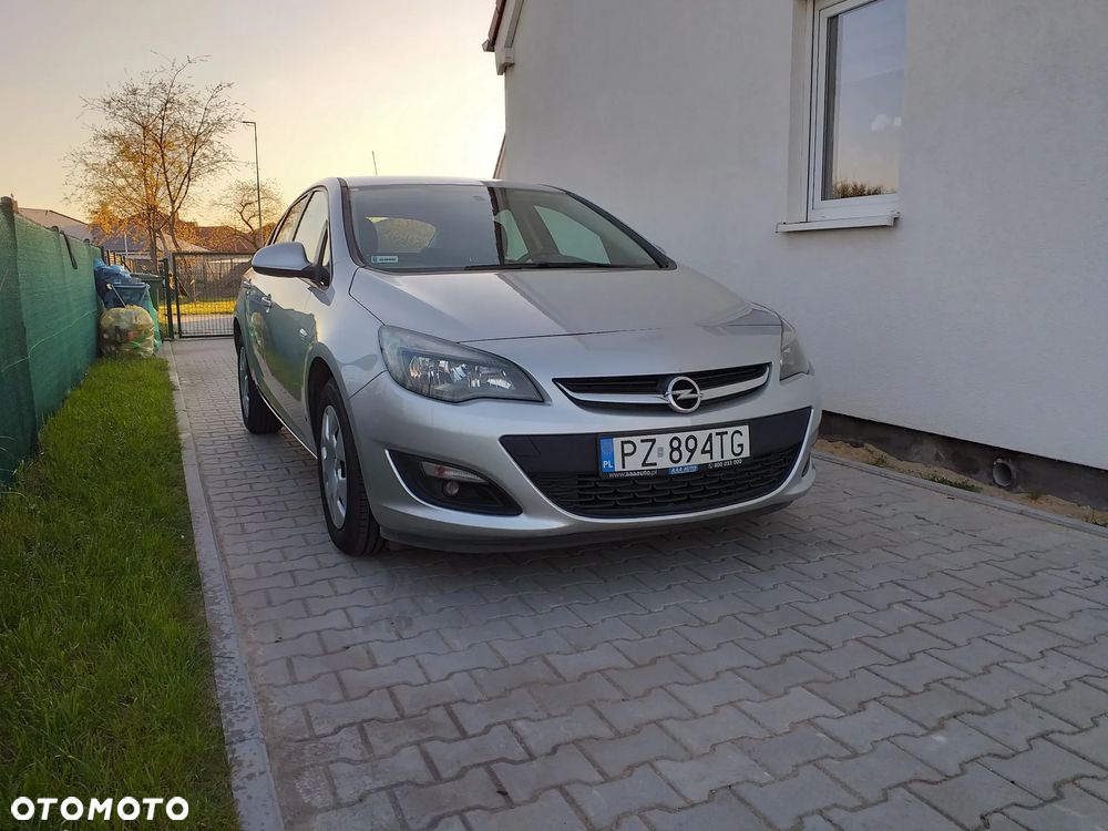 Opel Astra 1.6 Essentia - 1