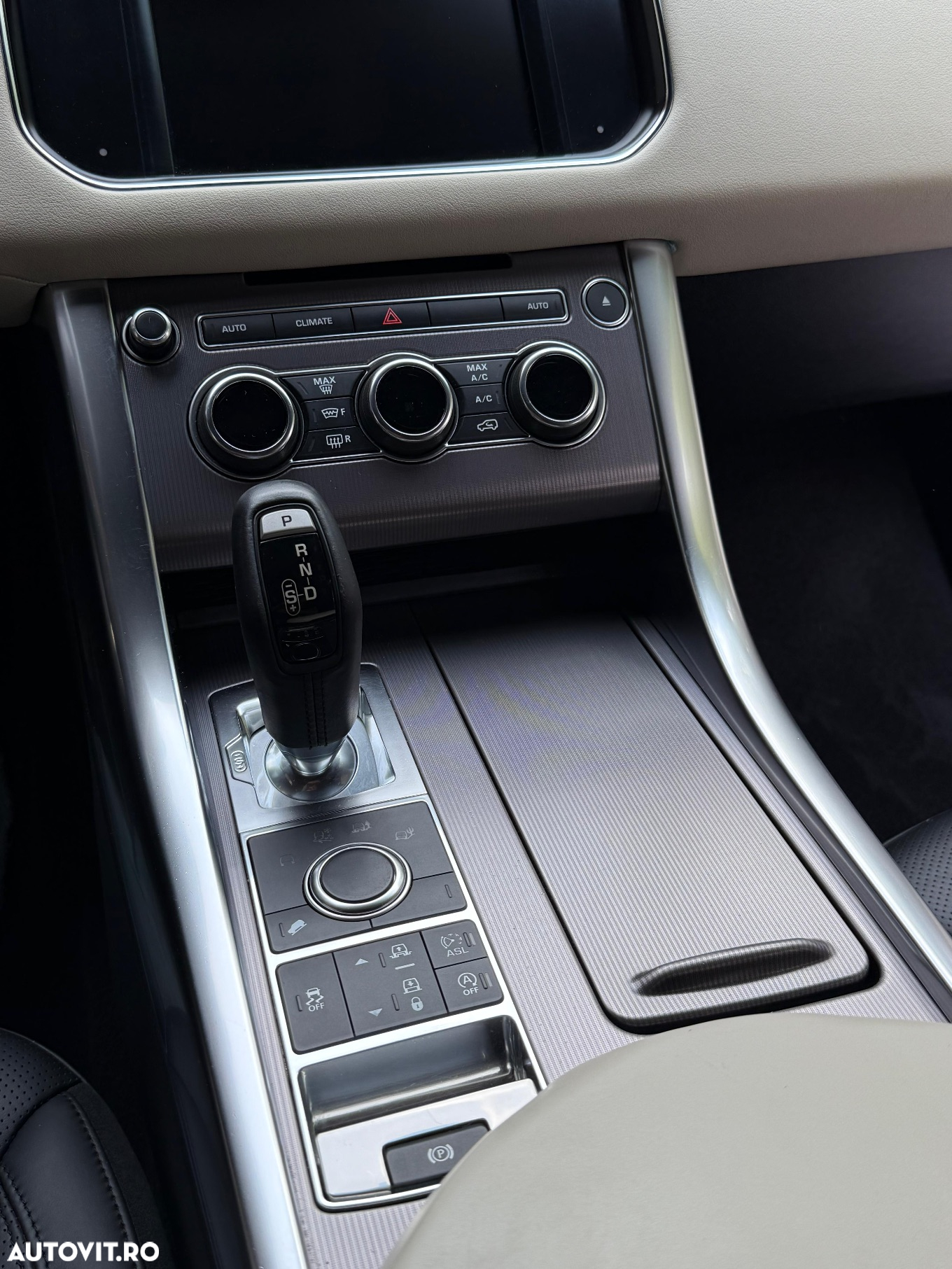 Land Rover Range Rover Sport 3.0 I6 D300 MHEV HSE Dynamic - 9