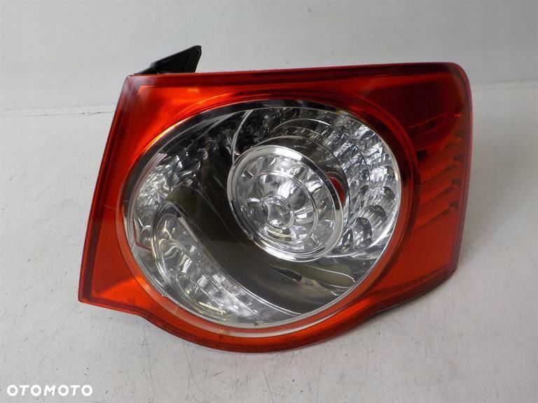 VOLKSWAGEN JETTA V LAMPA PRAWA TYŁ TYLNA - 1