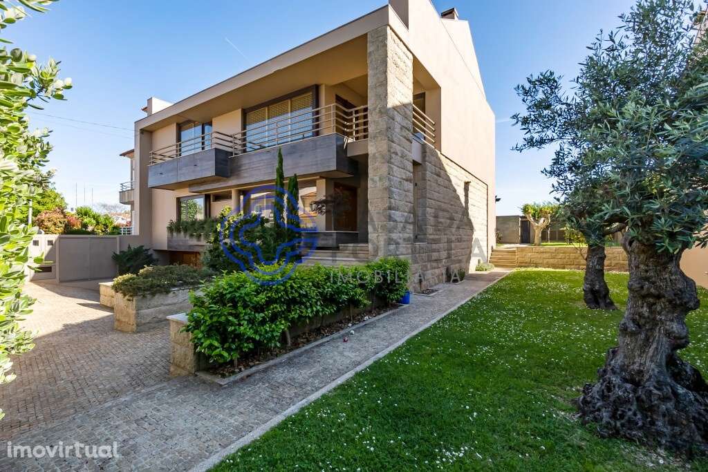 Moradia T4+1 Matosinhos, com Piscina, Terraço, Salão de jogos, Garagem - Grande imagem: 2/34