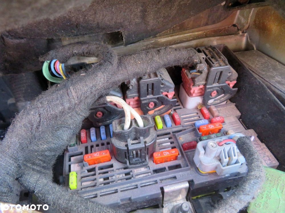 SKRZYNKA BEZPIECZNIKÓW C4 PICASSO I 1.6 HDI 9675877980 BSM R02 CITROEN 2006-2010 - 2