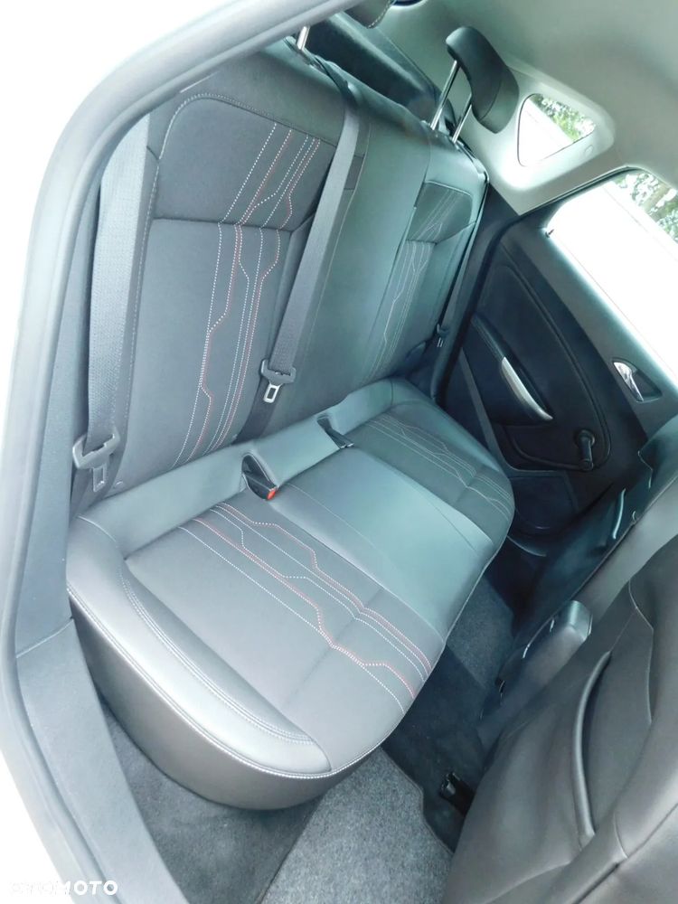 Opel Astra 1.4 Turbo Innovation - 22