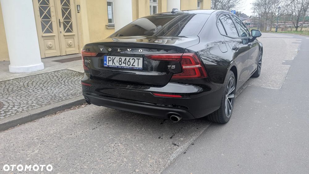 Volvo S60 T5 Momentum Pro - 5