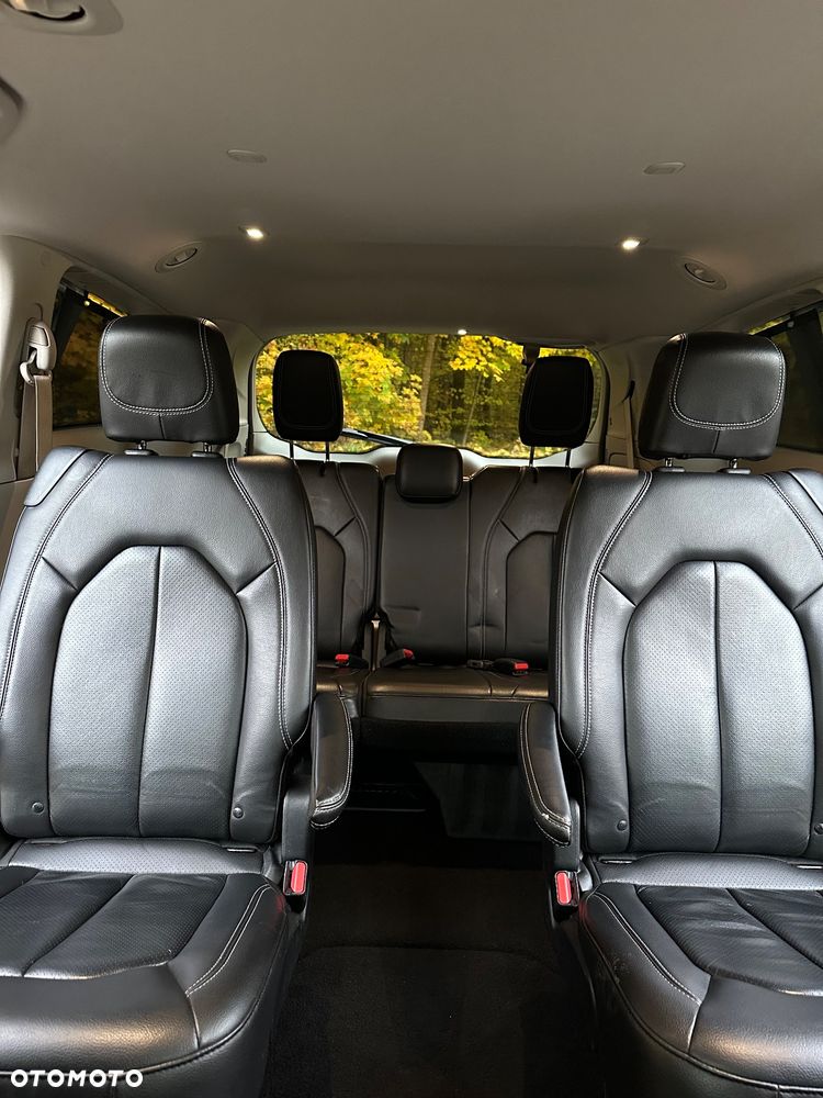 Chrysler Pacifica - 13