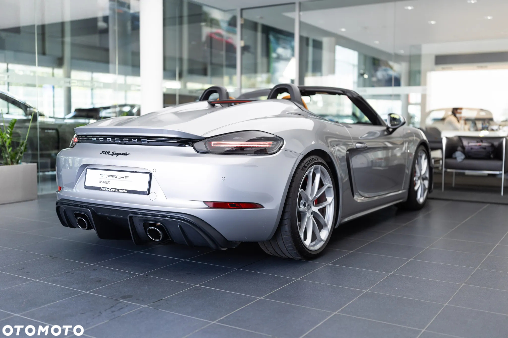 Porsche 718 Spyder - 14
