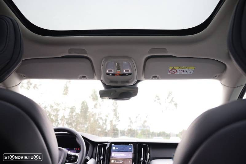Volvo XC 60 2.0 T6 PHEV Plus Dark AWD - 24