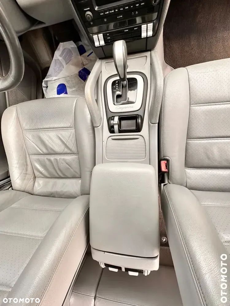 Porsche Cayenne Standard - 21