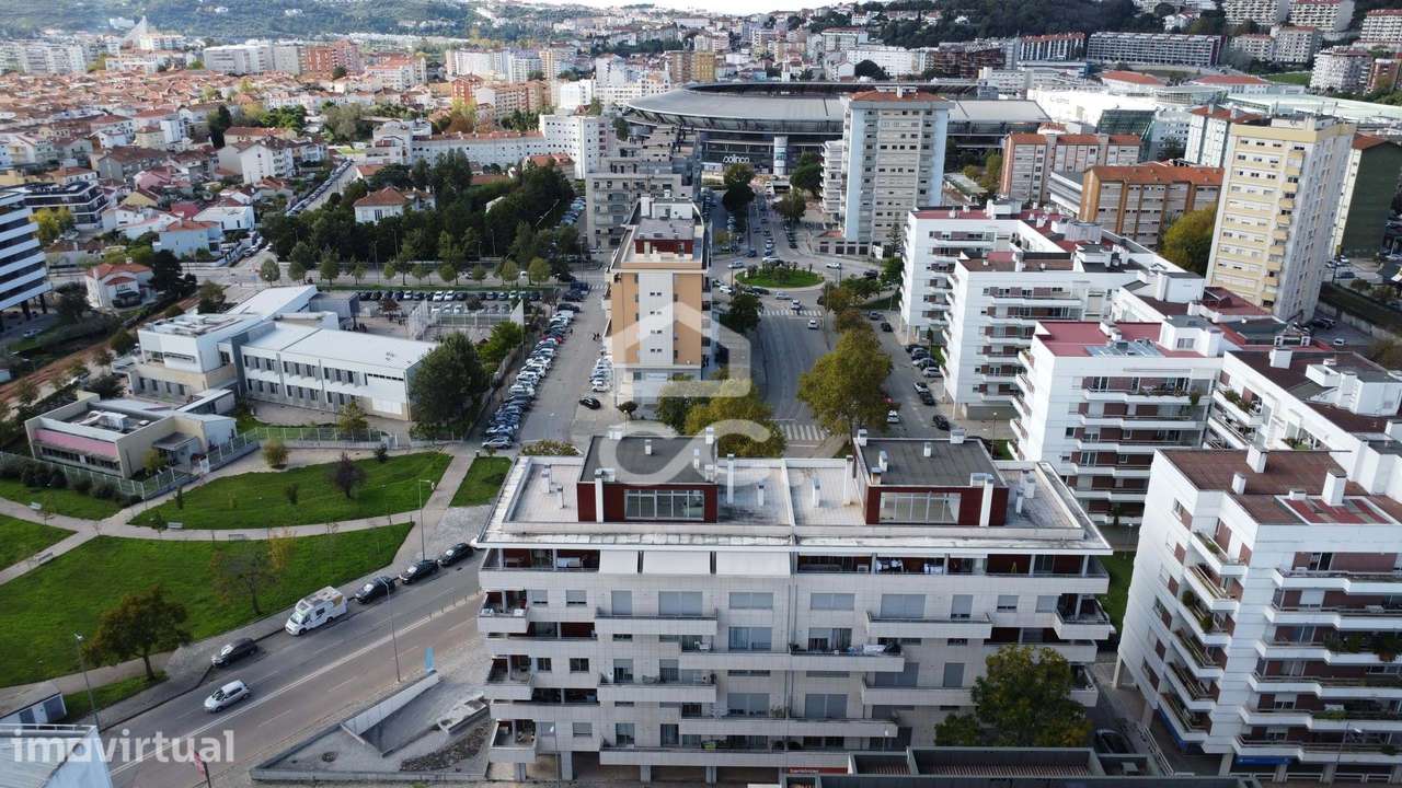 Apartamento T2, para arrendamento com garagem dupla na Solum - Grande imagem: 2/16