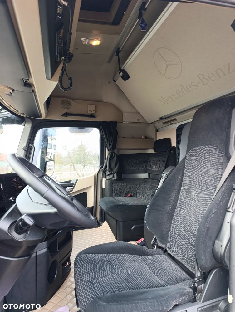 Mercedes-Benz Actros - 13