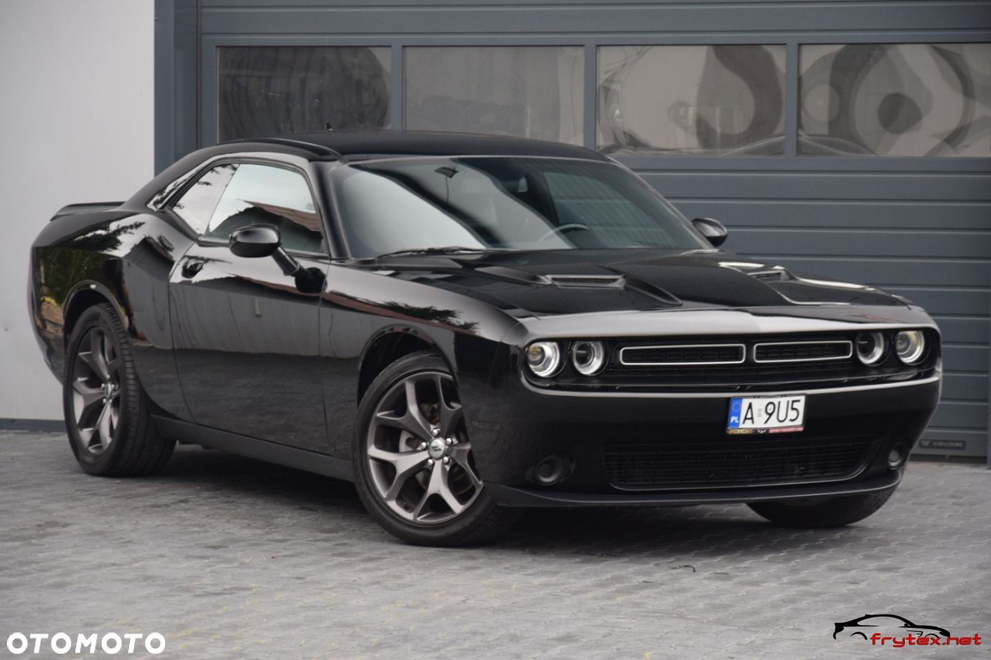 Dodge Challenger - 2