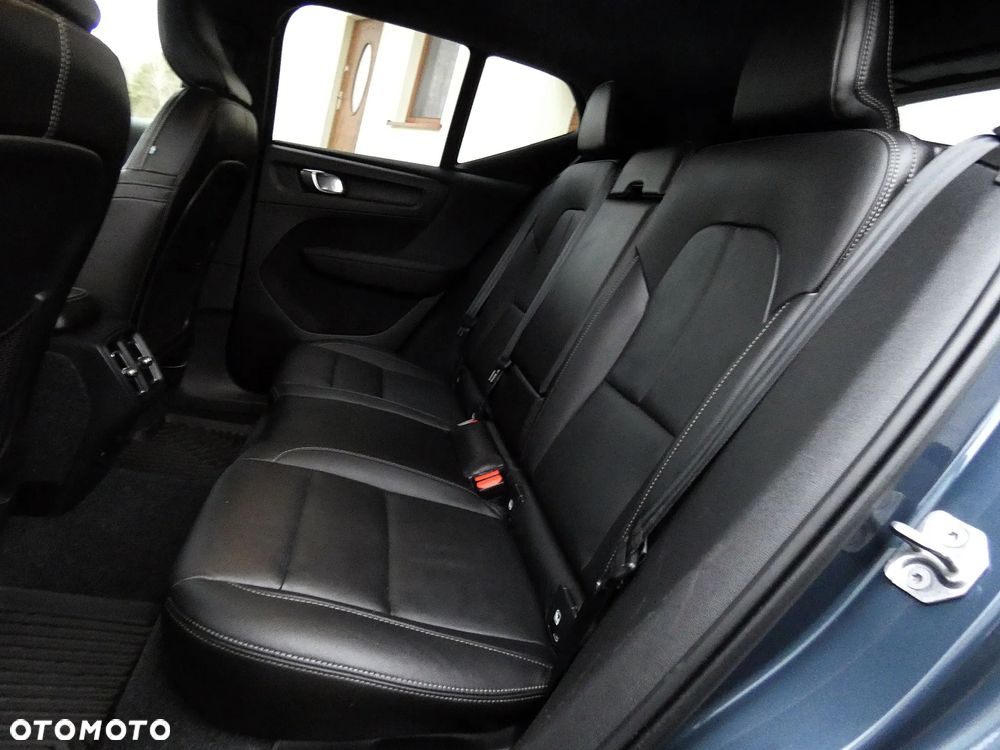 Volvo XC 40 D4 AWD Momentum (Intro Edition) - 28