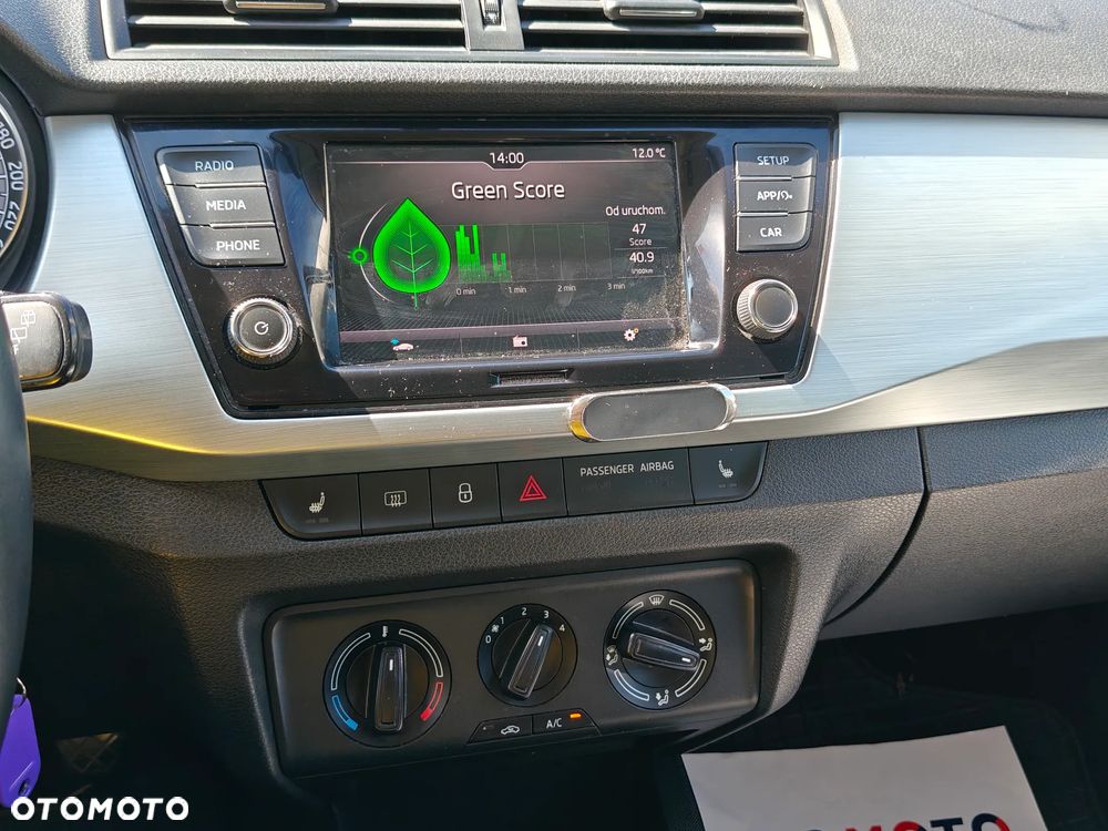 Skoda RAPID 1.2 Ambition Max - 24