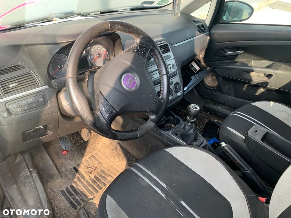 FIAT PUNTO 2008 *SAMOCHÓD NA CZĘŚCI* 2510 MASKA, LAMPA, DRZWI, LUSTERKO, ZDERZAK, GRILL, BŁOTNIK, KLAPA, BELKA, DESKA, FOTELE, KANAPA, ĆWIARTKA, KIEROWNICA, TARCZE, ZACISKI, ZAWIESZENIE, KOMPLETNY PRZÓD, KOMPLETNY TYŁ, LICZNIK, ZEGARY, PRAWE LEWE PRZÓD TYŁ - 5