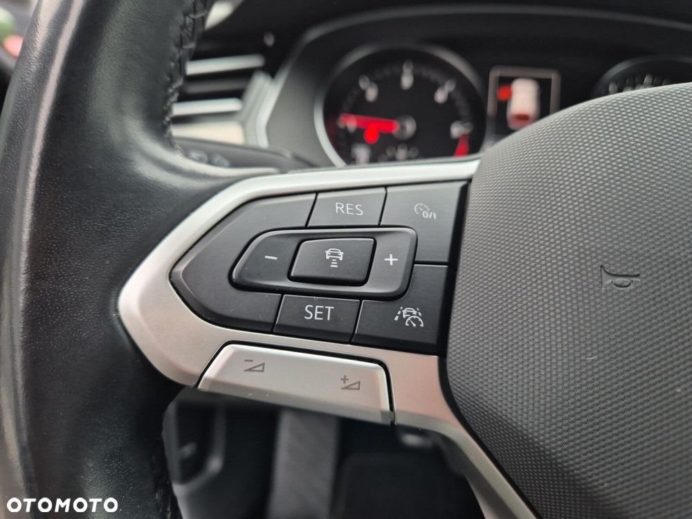 Volkswagen Passat - 21